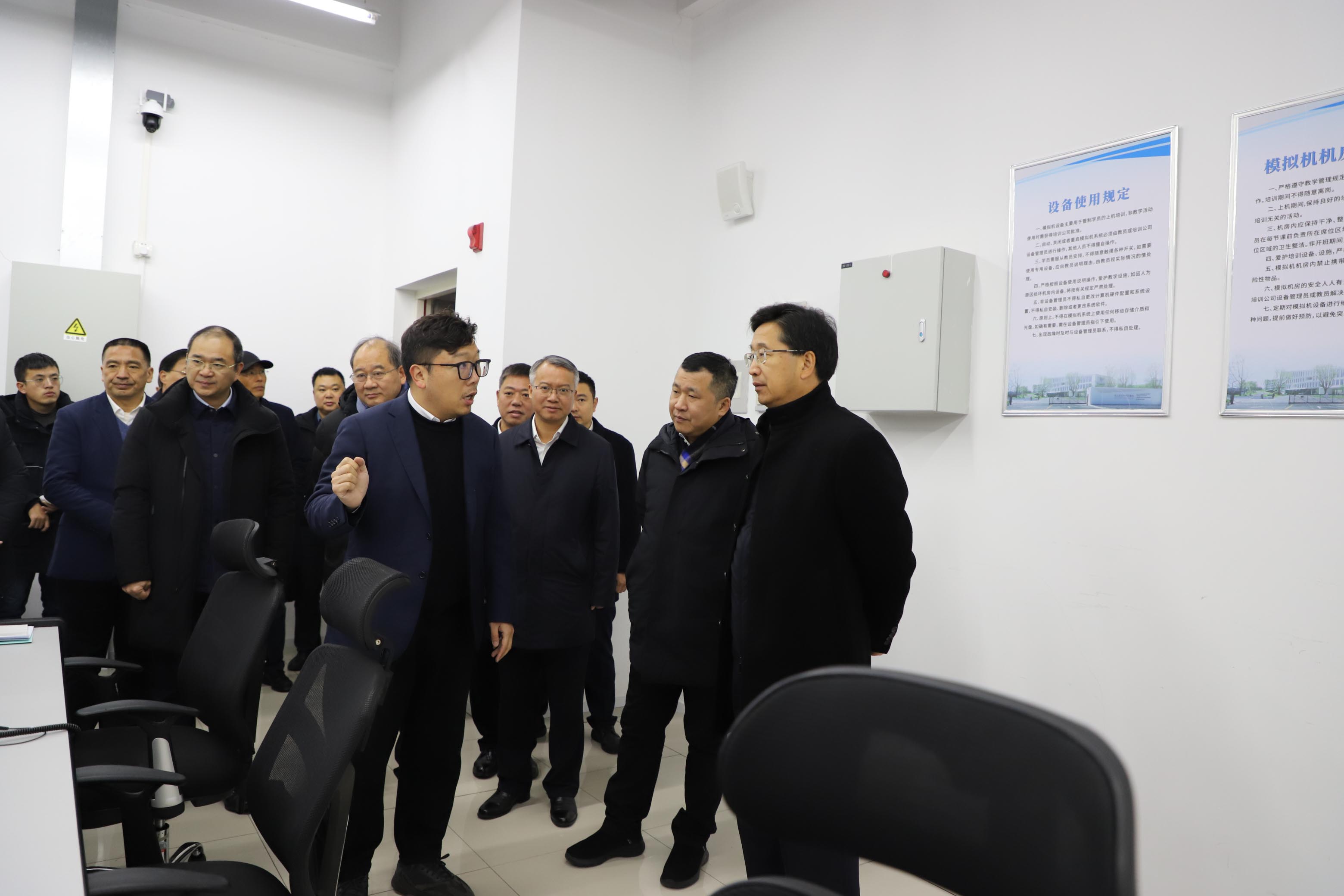 省人大常委會黨組書記、副主任陳金彪調研浙江航空產學研基地